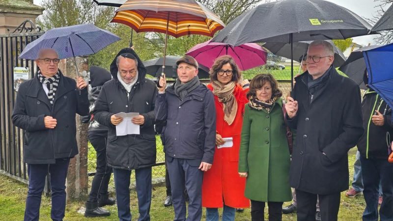 Pose de la dernière pierre sommitale au cimetière juif rénové de Fegersheim